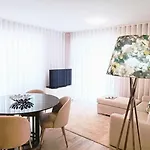 Apartment Elite 3b