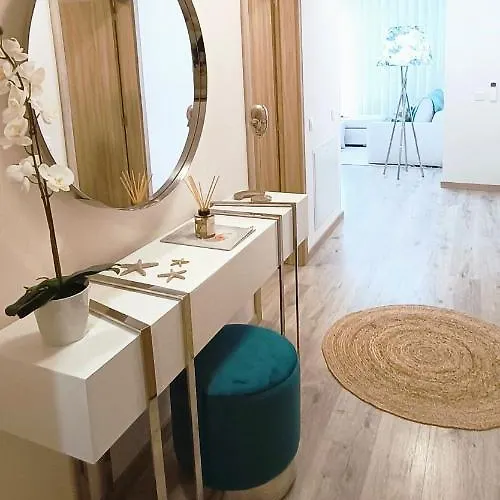 Elite 3b Apartment *